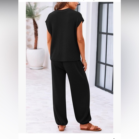 Lounge Set - Picture 3 of 4